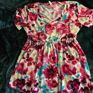 Medium shirt with stretchy material, would be an amazing shirt for work!!